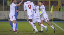 Dybala marcó de penal para la Roma y llegó a ocho goles en el torneo.