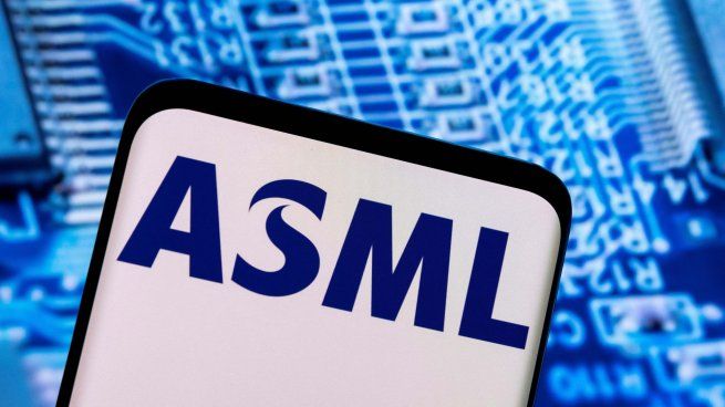 El colapso del precio de las acciones de ASML el martes eliminó aproximadamente 50 mil millones de euros del valor de mercado de la empresa.