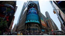 he only glimmer of hope among these seven tech giants, which was Microsoft, also faded on Thursday. he only glimmer of hope among these seven tech giants, which was Microsoft, also faded on Thursday.