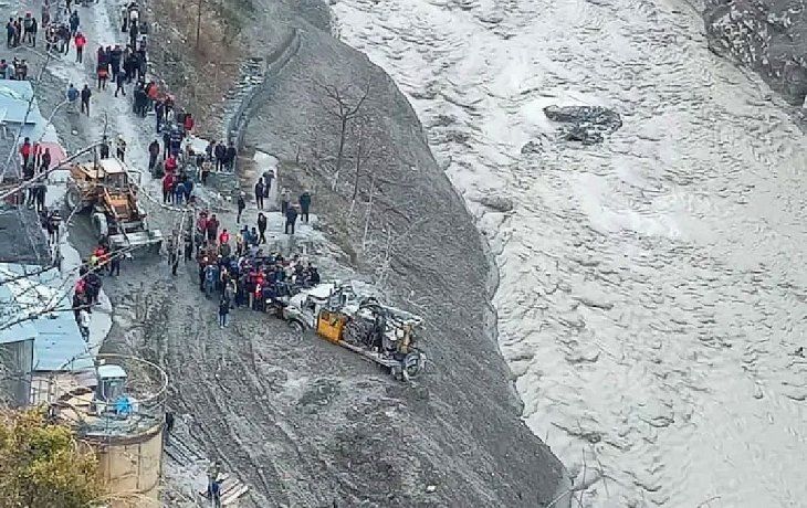 Rescatistas recuperan 26 cuerpos tras la rotura de un glaciar del Himalaya