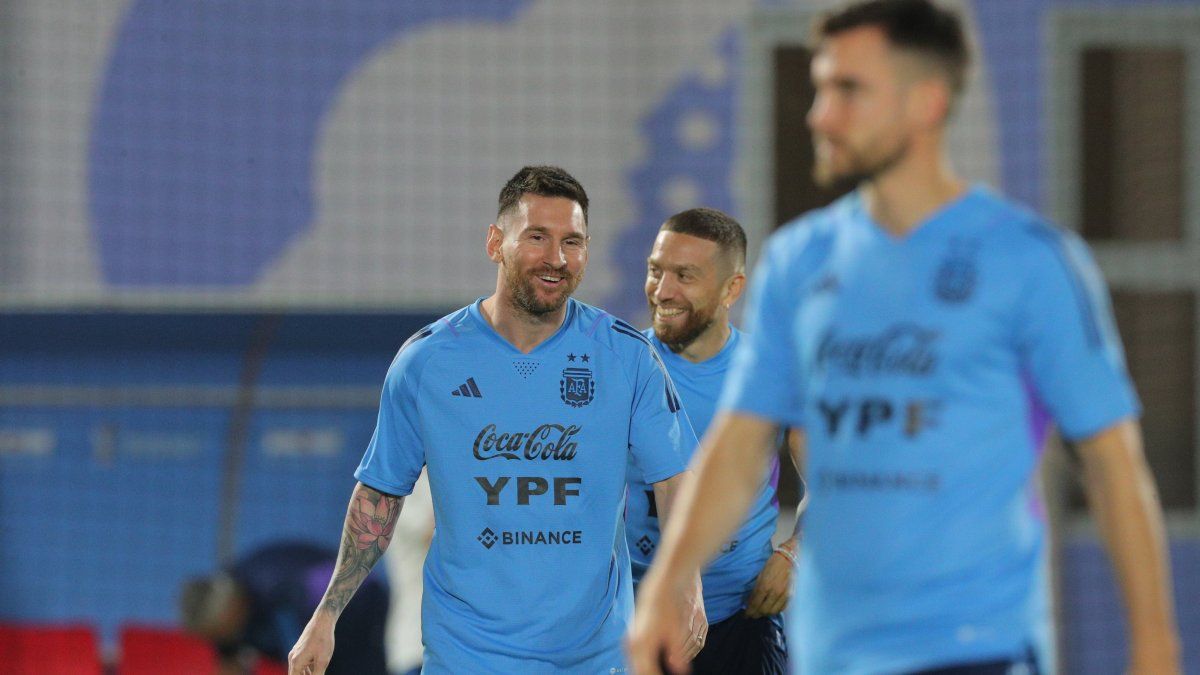Lionel Messi se entrenó a la par del grupo