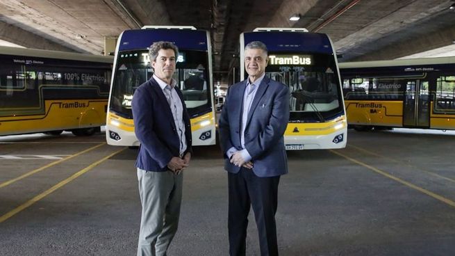El jefe de Gobierno porteño, Jorge Macri, inauguró el Trambus junto al ministro de Movilidad, Pablo Bereciartua.&nbsp;