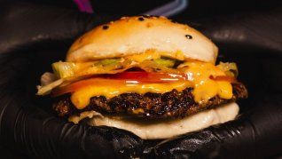 Las hamburguesas están disponibles en todas las sucursales del país.