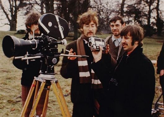 Los Beatles durante la fimación del video para Strawberry Fields Forever.