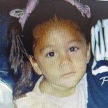 Esmeralda fue encontrada a 430 metros de la vivienda familiar y a 300 metros del río, en una zona con densa vegetación. Esmeralda fue encontrada a 430 metros de la vivienda familiar y a 300 metros del río, en una zona con densa vegetación.