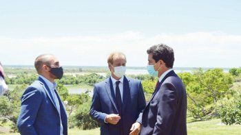 Encuentro. Martín Guzmán, Gustavo Bordet y Wado de Pedro, ayer en la ciudad de Paraná.
