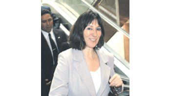 La ministra de Economía llamó a los empresarios a invertir más, asegurando que continuará bajando el costo de vida.