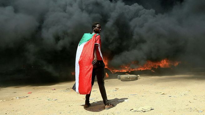 Desde el lunes, los manifestantes prodemocracia están en las calles de Sudán para revertir el golpe de estado.