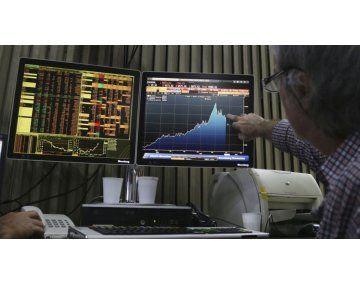 El Panel General volvió a destacarse con fuertes movimientos de doble dígito en varias acciones que cotizan exclusivamente en pesos. El Panel General volvió a destacarse con fuertes movimientos de doble dígito en varias acciones que cotizan exclusivamente en pesos.