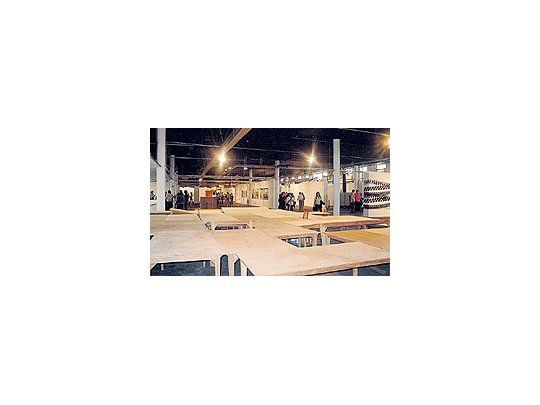 La terceraedición de«Paralela»,en el marcode la Bienalde SanPablo, reúneobras de 146artistasbrasileños,en sumayoríanunca vistasporquefueronrealizadaspara estaocasión.