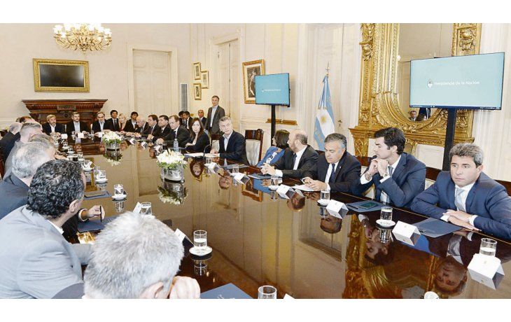 Riesgo. Las turbulencias financieras de los últimos meses pusieron en duda el cumplimiento de las metas comprometidas en el Pacto Fiscal que el Gobierno firmó en noviembre pasado con las provincias.