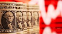 El dólar retrocede y el mercado bursátil se hace eco de la situación de Apple.