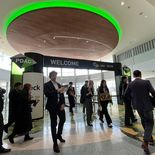 En el centro de Toronto todas las miradas se las lleva la Torre CN, de mas de 500 metros de altura, y la más alta del mundo durante más de 30 años hasta 2009. En el centro de Toronto todas las miradas se las lleva la Torre CN, de mas de 500 metros de altura, y la más alta del mundo durante más de 30 años hasta 2009.