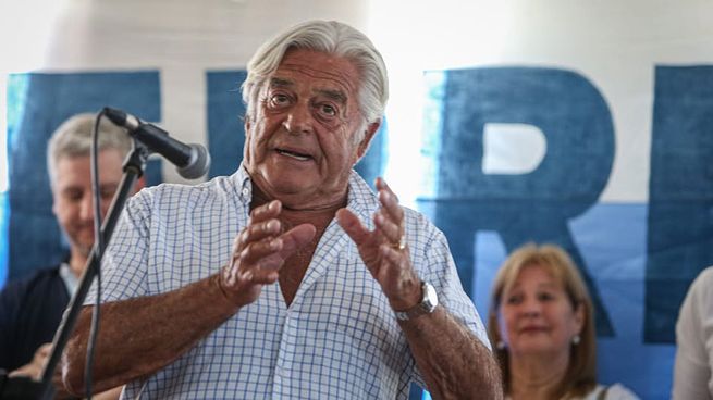 Luis Alberto Lacalle Herrera teme que el gobierno entrante suba los impuestos y condicione su política exterior a la afinidad ideológica.