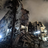 Un edificio residencial en el centro de Israel resultó alcanzado por un proyectil durante la noche. Un edificio residencial en el centro de Israel resultó alcanzado por un proyectil durante la noche.