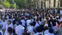 ciudad: medicos se movilizan y exigen recomposicion salarial