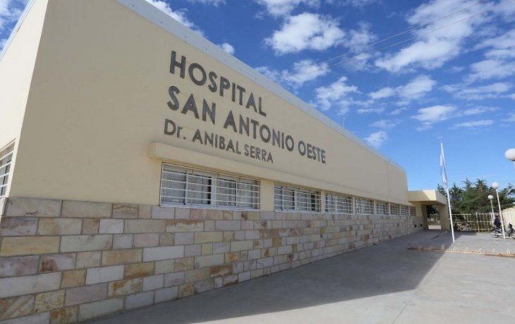 Se le cayó encima un arco de fútbol y se salvó de milagro