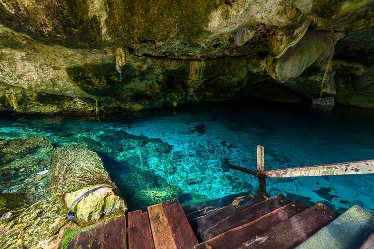 Cenote Dos Ojos.   