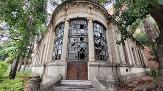 La casona de Francisco Beiró está ubicada en el barrio de Villa Devoto. La casona de Francisco Beiró está ubicada en el barrio de Villa Devoto.