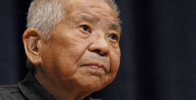 Tsutomu Yamaguchi.- Se trata del último sobreviviente de Hiroshima y Nagasaki. Murió a los 93 años por un cáncer de estomago. Había sido declarado por Japón como el único testigo vivo de las bombas atómicas de 1945. He muerto dos veces y nací dos veces en esta vida, decía.