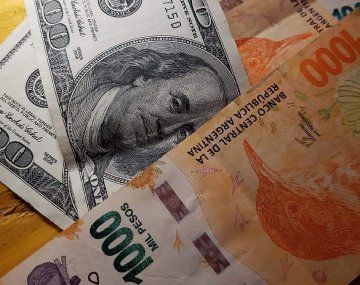 Pesos y dólares que van del BCRA al Tesoro Pesos y dólares que van del BCRA al Tesoro