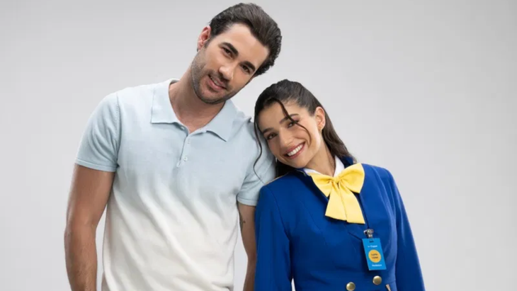 La dupla protagónica encabeza la estrategia de TelevisaUnivision para posicionar el segmento de ficciones juveniles en el horario de mayor consumo televisivo. La dupla protagónica encabeza la estrategia de TelevisaUnivision para posicionar el segmento de ficciones juveniles en el horario de mayor consumo televisivo.