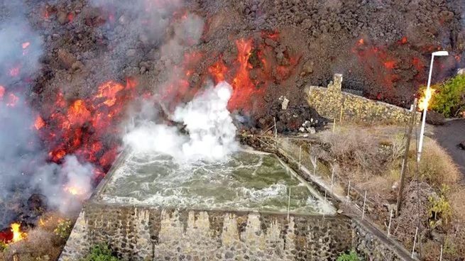 Erupción volcánica en Islas Canarias.jpg