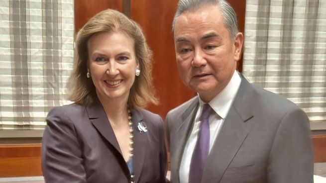 La insólita frase de Diana Mondino sobre los chinos: Son todos iguales