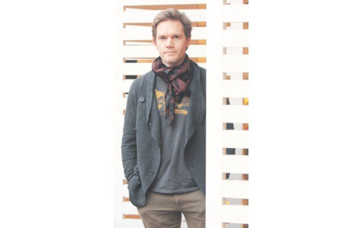 ámbito.com | Gil Navarro. “Leí ‘Hamlet’ a los 16 años y la obra nunca me abandonó”. Foto: Mariano Fuchila.