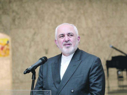 PASO. El canciller Mohamad Javad Zarif fue el encargado de anunciar la entrada en vigor de la decisión.