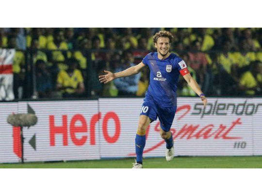 Forlán vuelve a jugar profesionalmente.