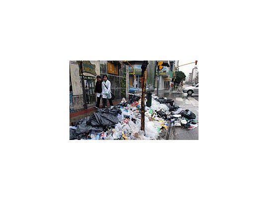 La basura invadió las calles de la Ciudad