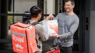 Crece el delivery en Argentina, pero el poder de compra cayó 12% en un año. Crece el delivery en Argentina, pero el poder de compra cayó 12% en un año.