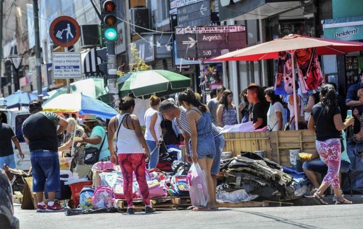 la venta ilegal callejera subio casi 45% en la ciudad