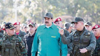 domingo. Maduro se mostró supervisando ejercicios militares en Carabobo.