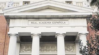 la rae. A diferencia de otras lenguas, el español mantiene su rectoría.