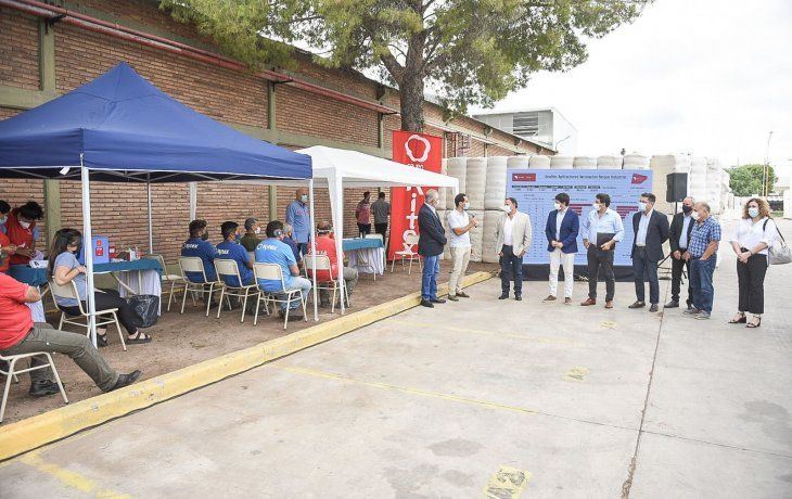 La Rioja es la primera provincia en aplicar el operativo de vacunación contra el Covid-19 en las fábricas