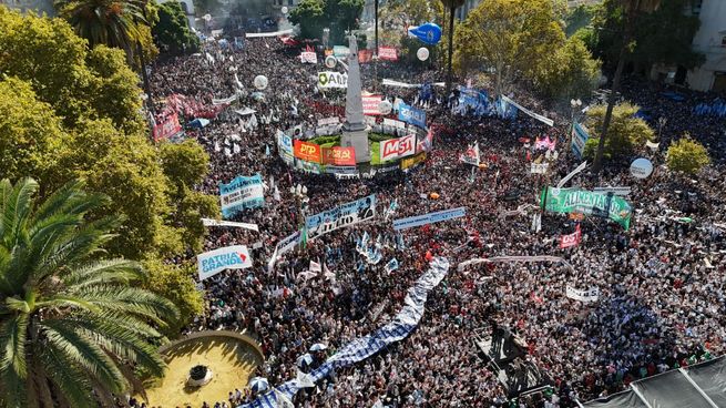 La Plaza de Mayo fue nuevamente el punto central de la convocatoria por el 24 de marzo.