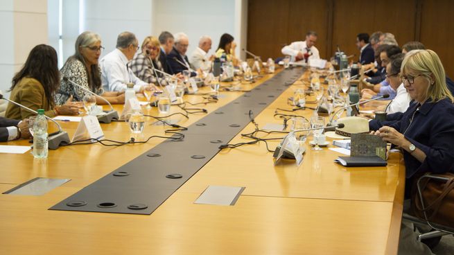 Yamandú Orsi se reunió con sus ministros.