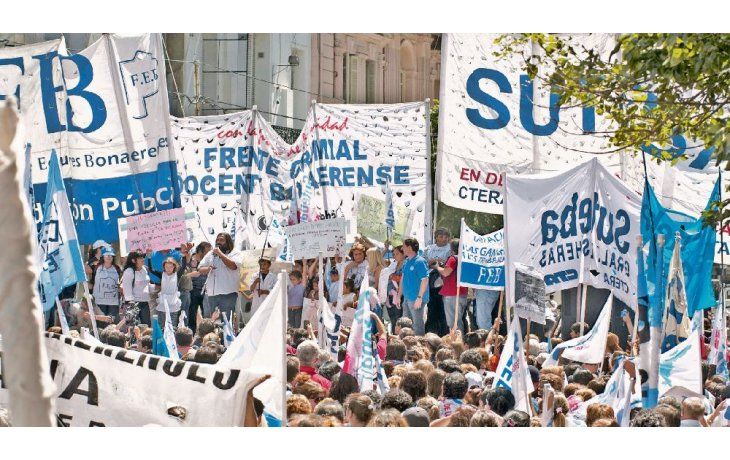 Amenaza. El retorno de las protestas docentes es un horizonte posible en la provincia, a juzgar por la brecha con las pretensiones de los gremios.