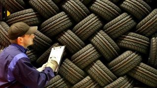 La negociación paritaria del neumático no logra avanzar. Las empresas alertan sobre una industria en crisis. La negociación paritaria del neumático no logra avanzar. Las empresas alertan sobre una industria en crisis.