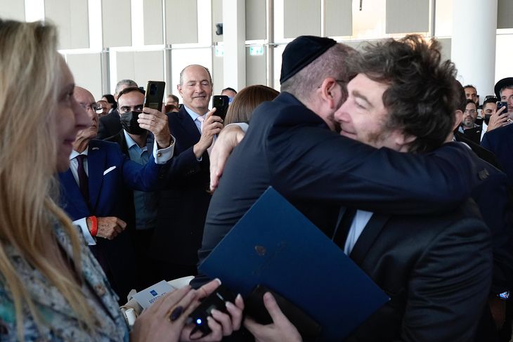 Milei y Wahnish durante el viaje en Israel.