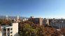 Vista hacia el Parque San Martín con las montañas de fondo en la capital mendocina