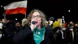 Grupos de derechos humanos denuncian devastadora ley polaca sobre aborto a un año de su vigencia
