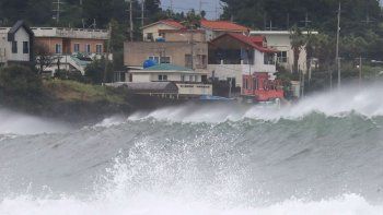 El tif&oacute;n Haishen fue catalogado de extremadamente fuerte y es el segundo en una semana en registrarse en Jap&oacute;n.