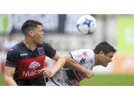 Chacarita le empató a Tigre en el último minuto.
