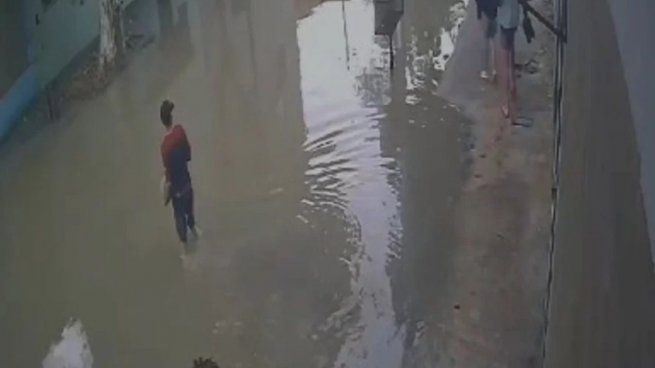 El joven de 14 años que fue electrocutado por tocar un poste de luz