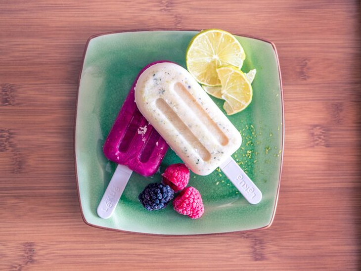 Recipe for fruit ice cream with yogurt. Recipe for fruit ice cream with yogurt.