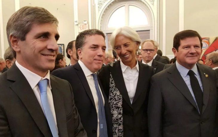 Caputo y Dujovne, junto a la extitular del FMI, Christine Lagarde.