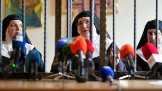 Detuvieron a dos exmonjas por vender obras pertenecientes a la Iglesia Detuvieron a dos exmonjas por vender obras pertenecientes a la Iglesia